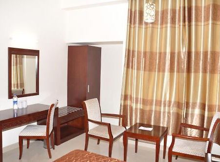 Alps Residency Hotell Krishnagiri Rom bilde